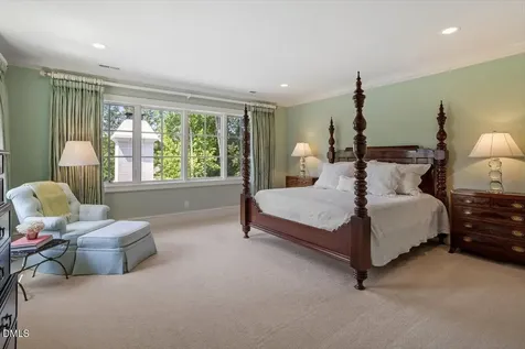 1015 Venetian Court Cary NC 27518