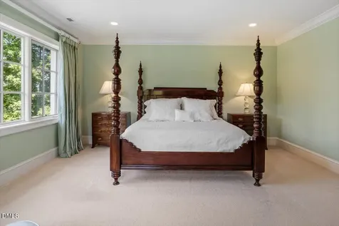 1015 Venetian Court Cary NC 27518