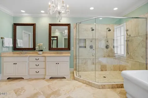1015 Venetian Court Cary NC 27518