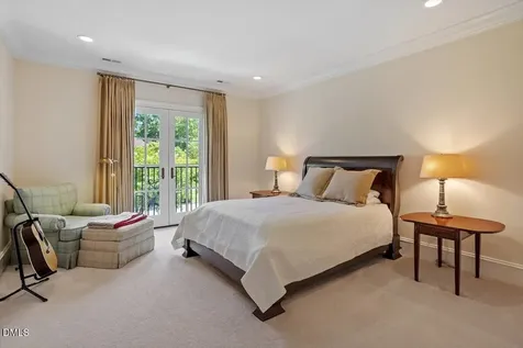 1015 Venetian Court Cary NC 27518