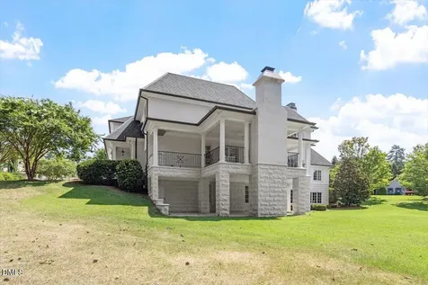 1015 Venetian Court Cary NC 27518