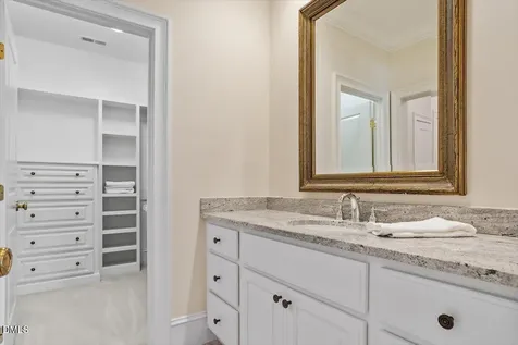 1015 Venetian Court Cary NC 27518