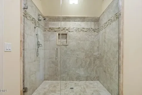 1015 Venetian Court Cary NC 27518