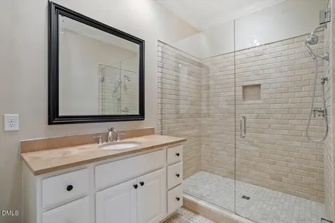 1015 Venetian Court Cary NC 27518