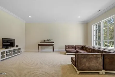 1015 Venetian Court Cary NC 27518