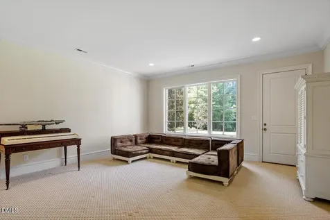 1015 Venetian Court Cary NC 27518
