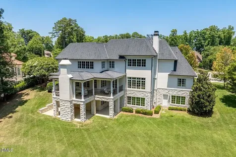 1015 Venetian Court Cary NC 27518