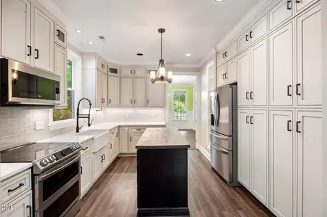 127 Graylyn Drive Chapel Hill NC 27516