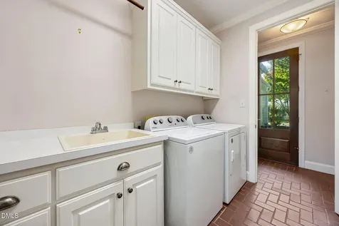 127 Graylyn Drive Chapel Hill NC 27516