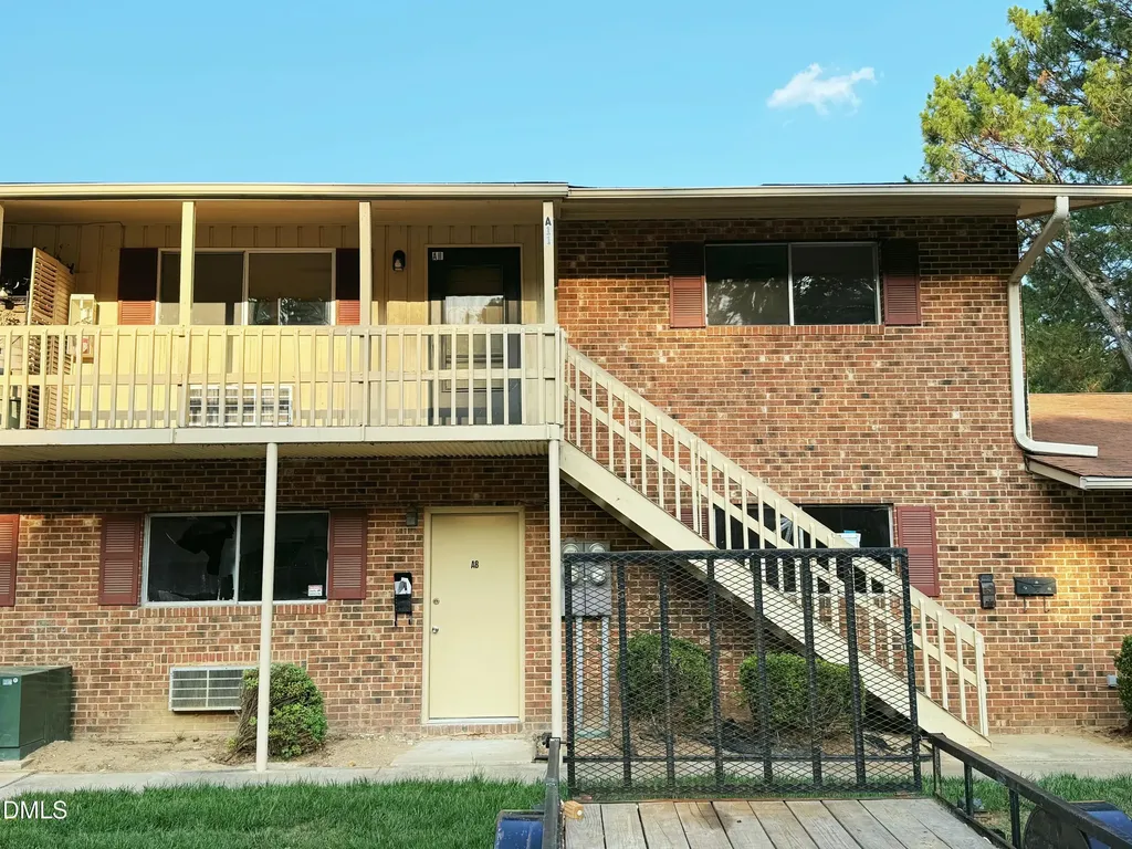 130 S Estes Chapel Hill NC 27517