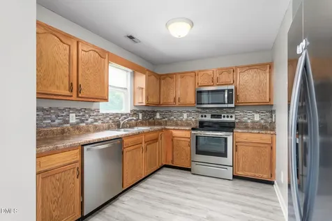4025 Gloria Ridge Winston Salem NC 27107