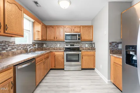 4025 Gloria Ridge Winston Salem NC 27107