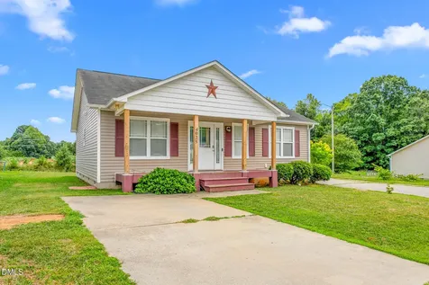 4025 Gloria Ridge Winston Salem NC 27107