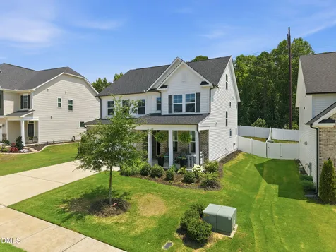 121 Highland Forest Dr Drive Fuquay Varina NC 27526