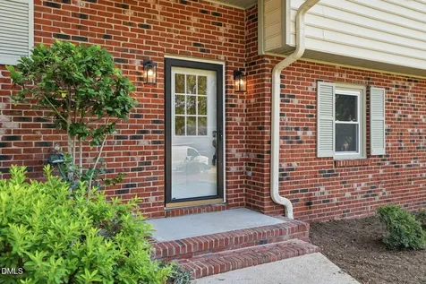 803 Roanoke Drive Cary NC 27513