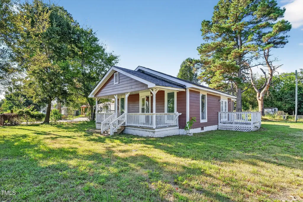 1208 Red Hill Church Road Dunn NC 28334