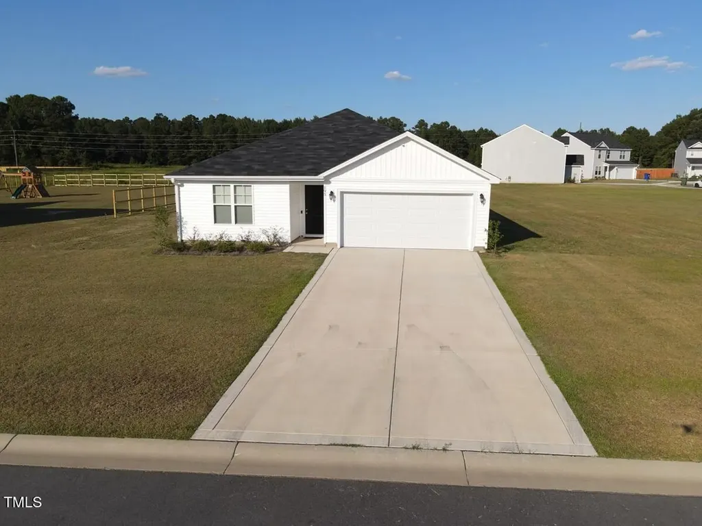 195 Presley Street Raeford NC 28376