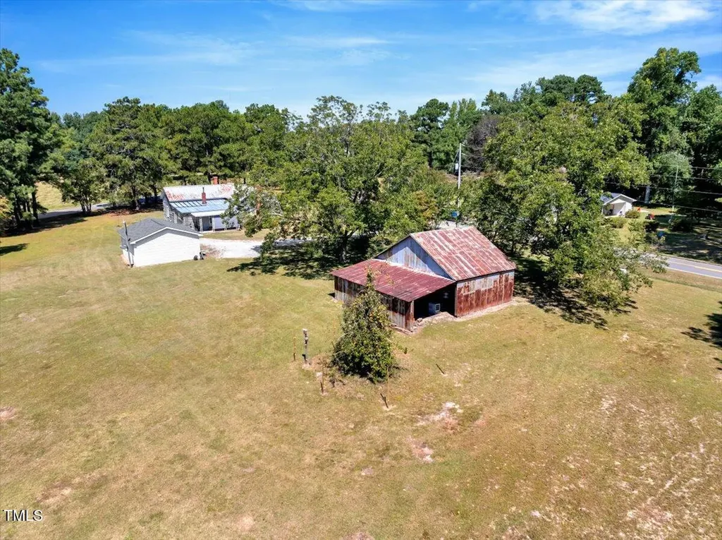 2172 Amelia Church Road Clayton NC 27520
