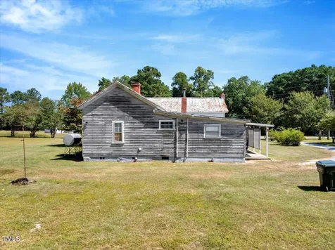 2172 Amelia Church Road Clayton NC 27520