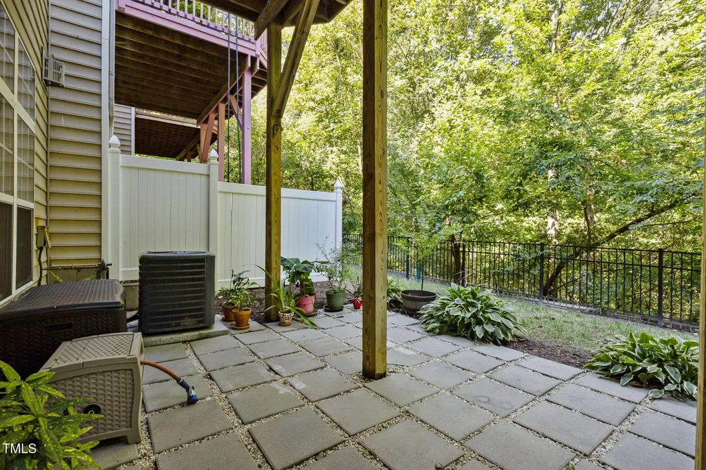 6825 Middleboro Drive Raleigh NC 27612