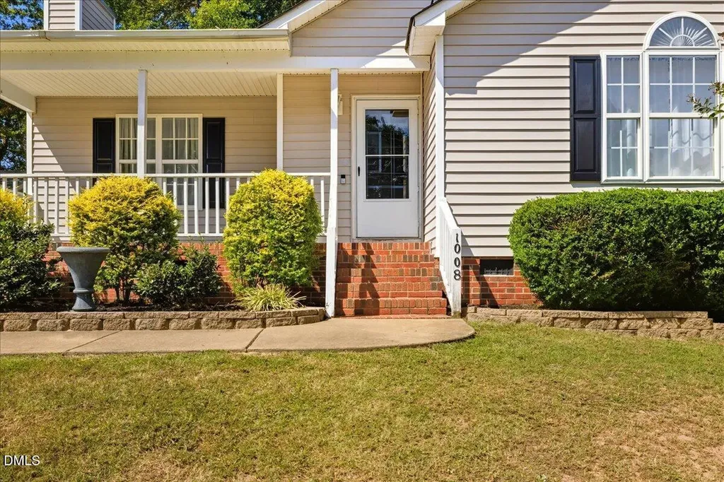 1008 S Fieldhaven Drive Fuquay Varina NC 27526