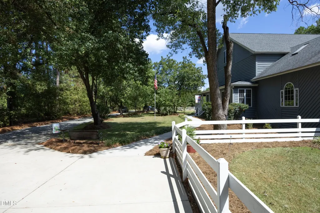 1746 Little Divine Road Selma NC 27576
