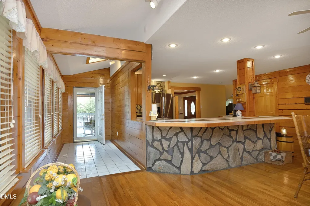 1746 Little Divine Road Selma NC 27576