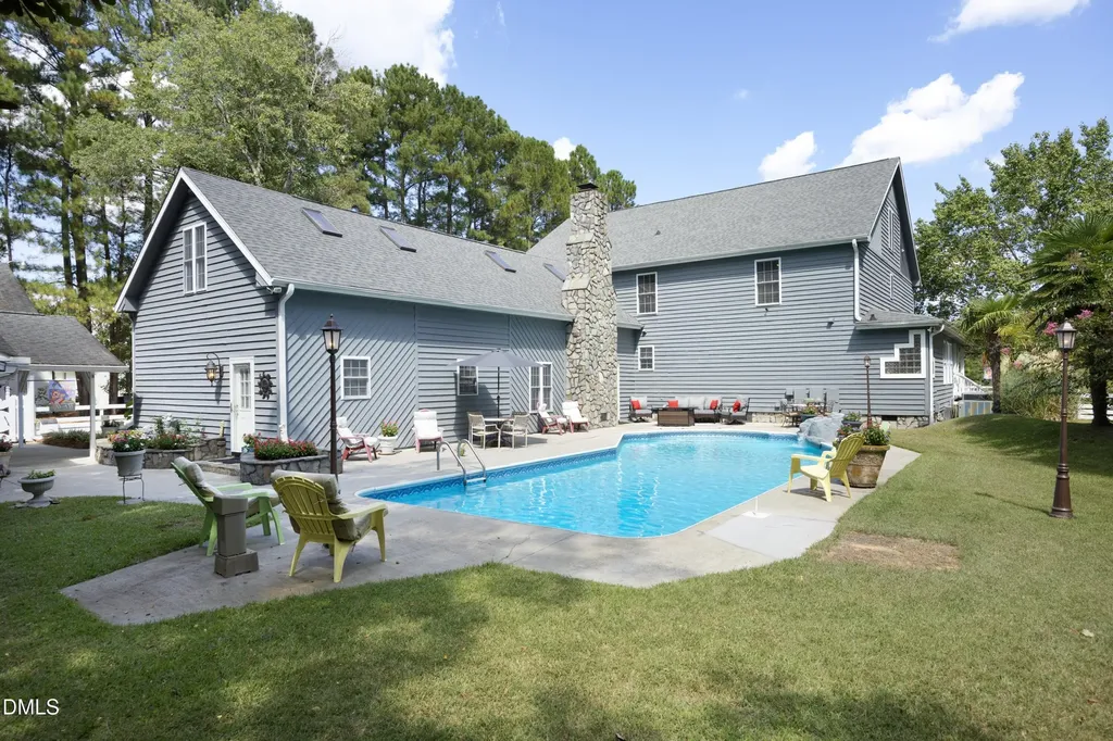 1746 Little Divine Road Selma NC 27576