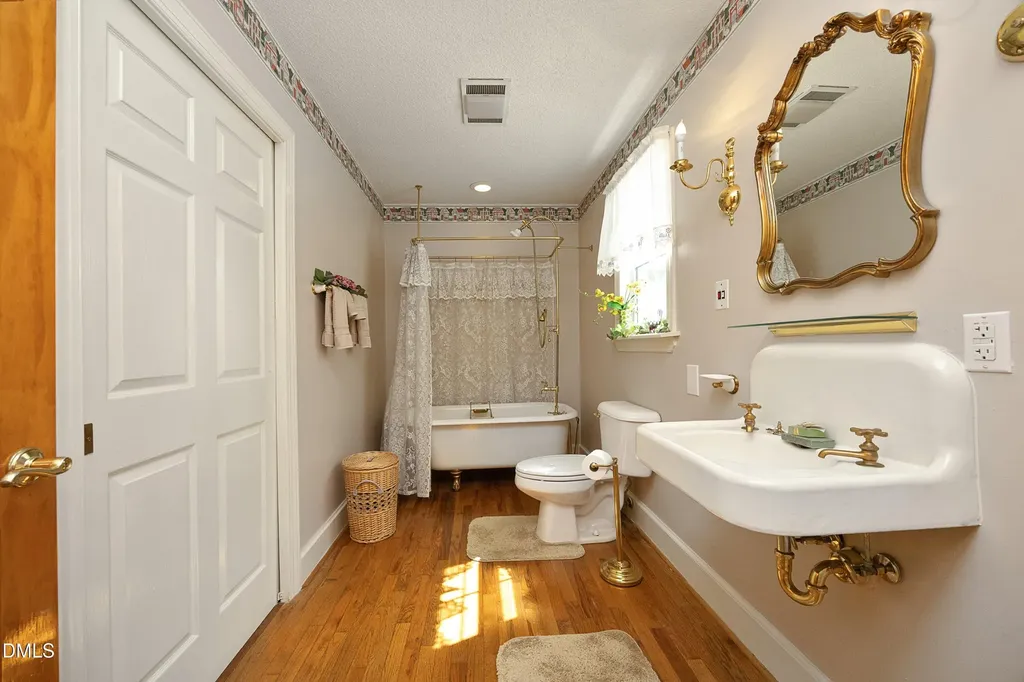 1746 Little Divine Road Selma NC 27576