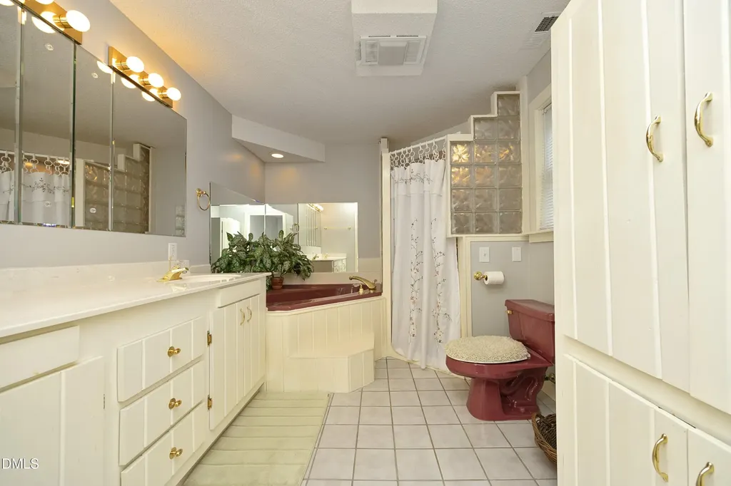 1746 Little Divine Road Selma NC 27576