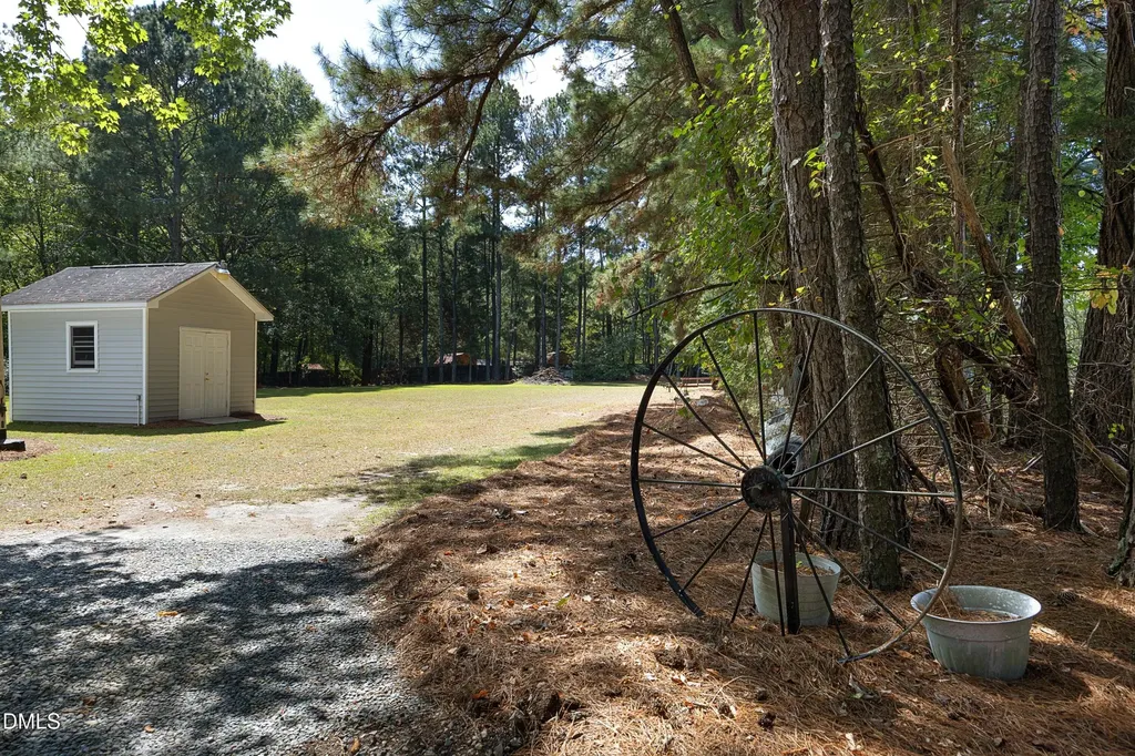 1746 Little Divine Road Selma NC 27576
