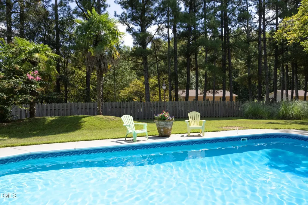 1746 Little Divine Road Selma NC 27576