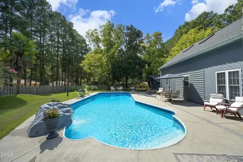 1746 Little Divine Road Selma NC 27576