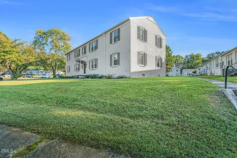 1700 Roslyn Drive Burlington NC 27215