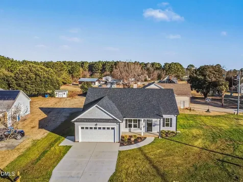 100 Covington Lane Dunn NC 28334