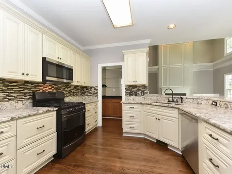 406 Cricketfield Lane Cary NC 27518