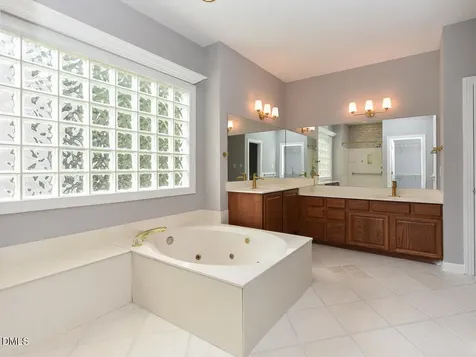 406 Cricketfield Lane Cary NC 27518