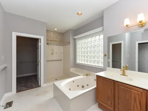 406 Cricketfield Lane Cary NC 27518