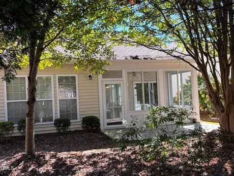 542 Tomkins Loop Cary NC 27519