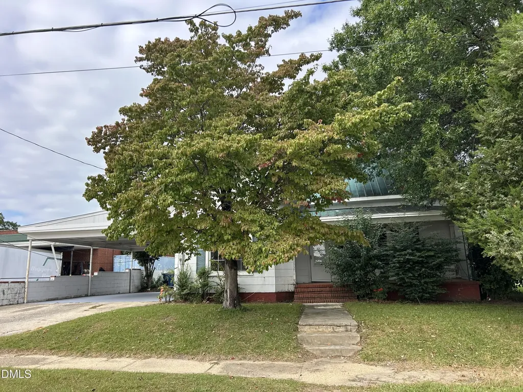 209 E Harnett Street Dunn NC 28334