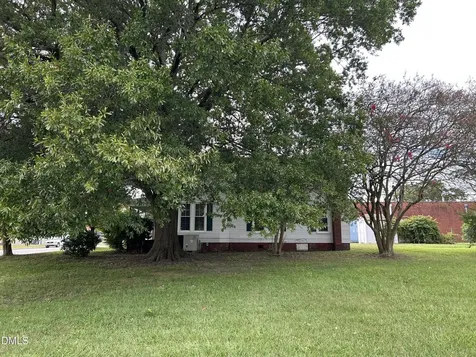 209 E Harnett Street Dunn NC 28334
