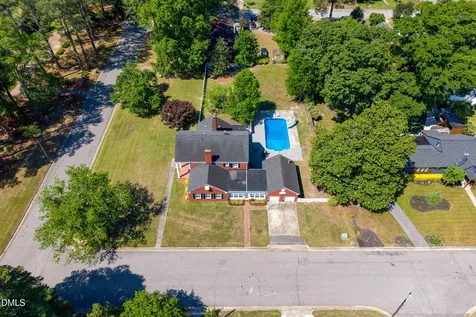 800 S Howard Circle Tarboro NC 27886