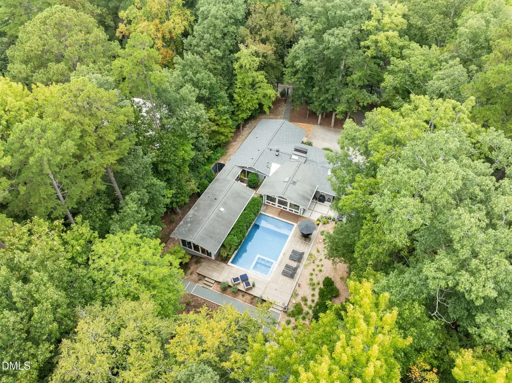 1812 Rolling Road Chapel Hill NC 27514