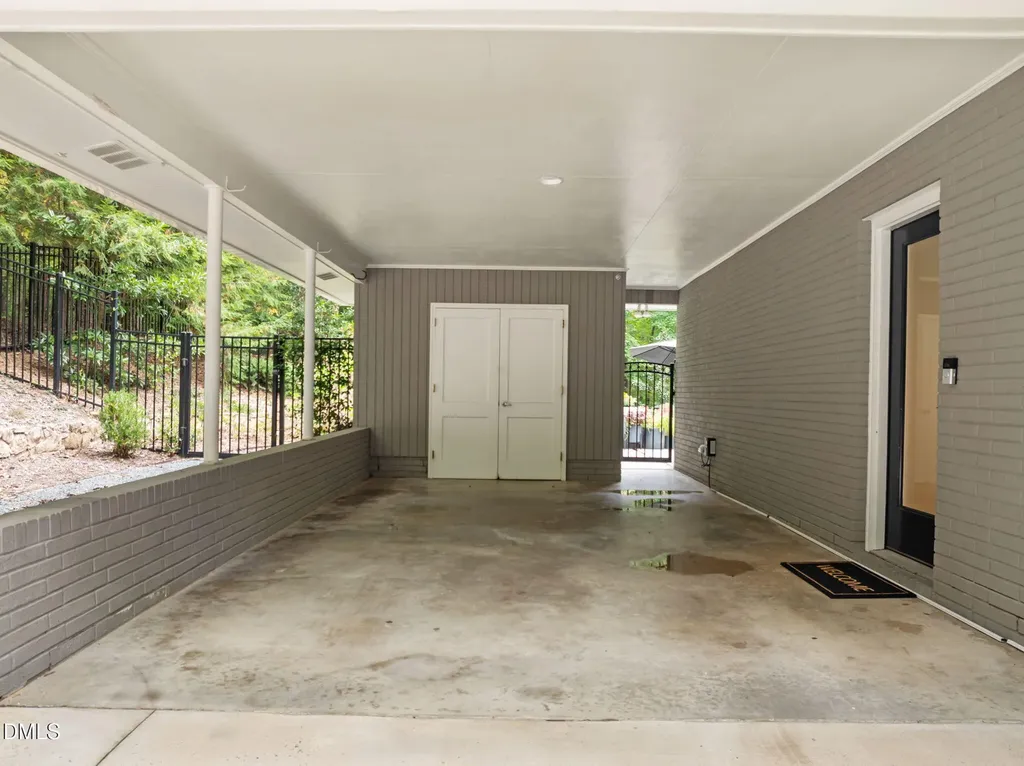 1812 Rolling Road Chapel Hill NC 27514