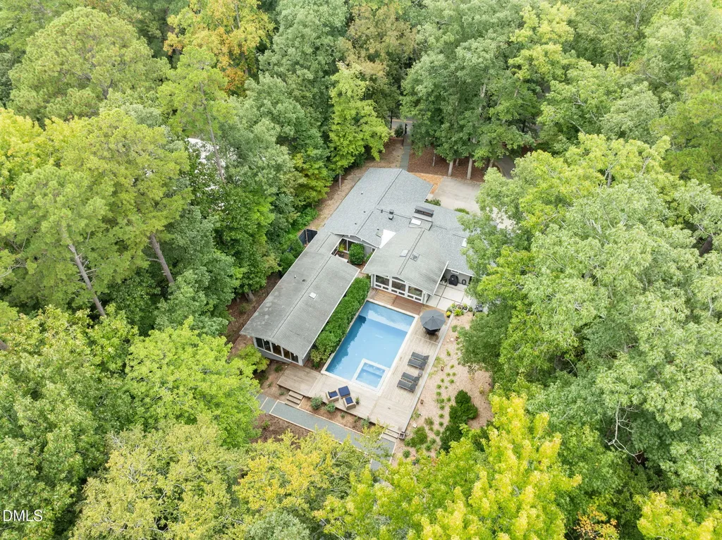 1812 Rolling Road Chapel Hill NC 27514