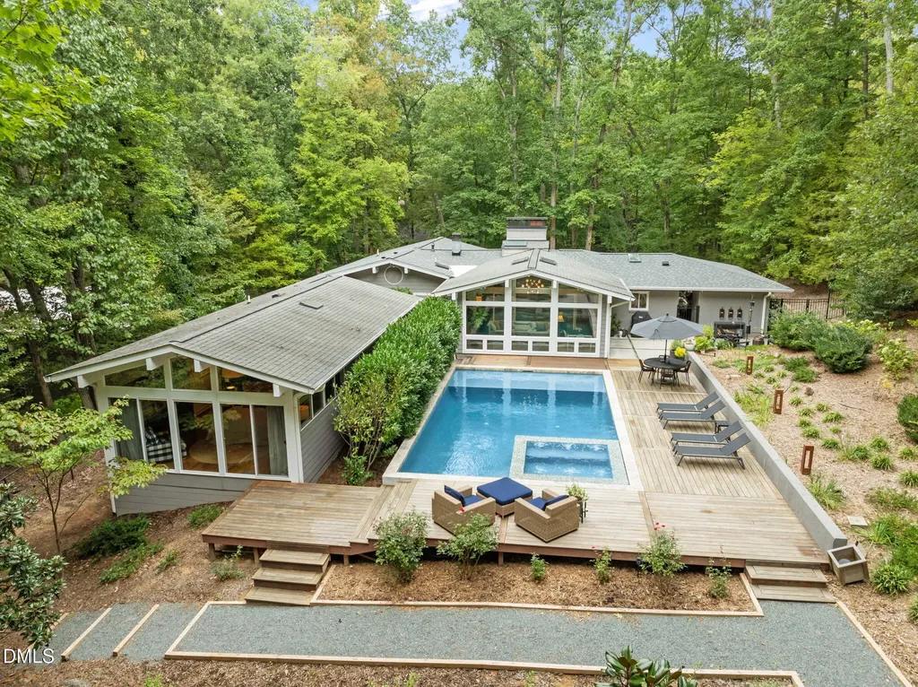 1812 Rolling Road Chapel Hill NC 27514