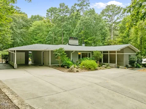 1812 Rolling Road Chapel Hill NC 27514