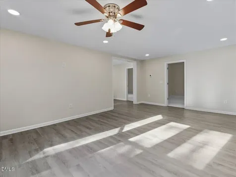 210 W Oak Street Zebulon NC 27597
