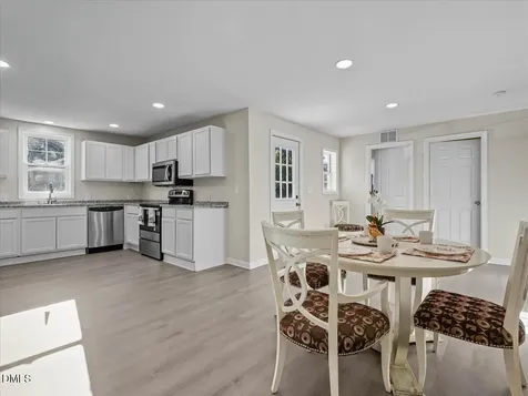 210 W Oak Street Zebulon NC 27597