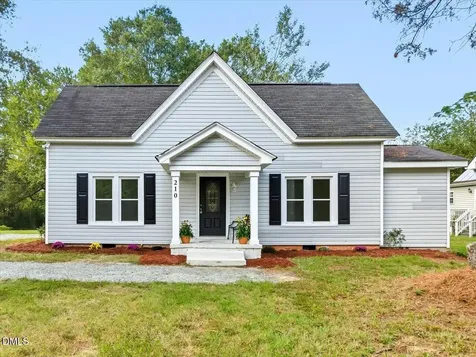 210 W Oak Street Zebulon NC 27597